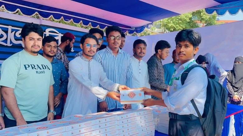 ব্রাহ্মণবাড়িয়ায় ৬০০ শিক্ষার্থীকে কোরআন উপহার: ছাত্রশিবিরের