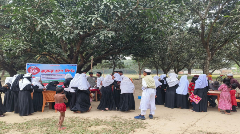 ভোলাহাটে মানব সেবা সংগঠনের উদ্যোগে ফ্রি রক্তের গ্রুপ পরীক্ষা