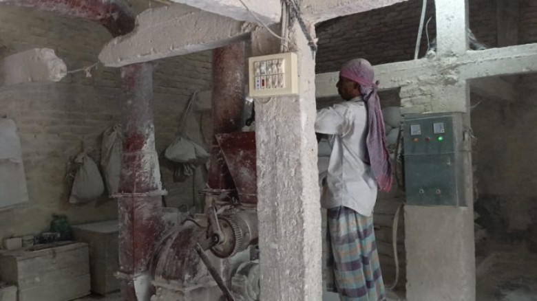 গাজীপুরে আবাসিক এলাকায় অবৈধ চিনামাটির ডাস্ট কারখানা: ঝুঁকিতে