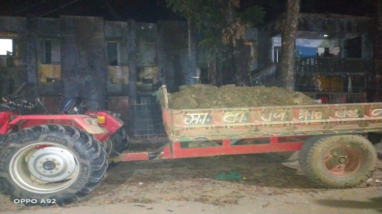 আজমিরীগঞ্জে রাতের আঁধারে মাটি বিক্রি: দুই ট্রাক্টরসহ আটক ব্য