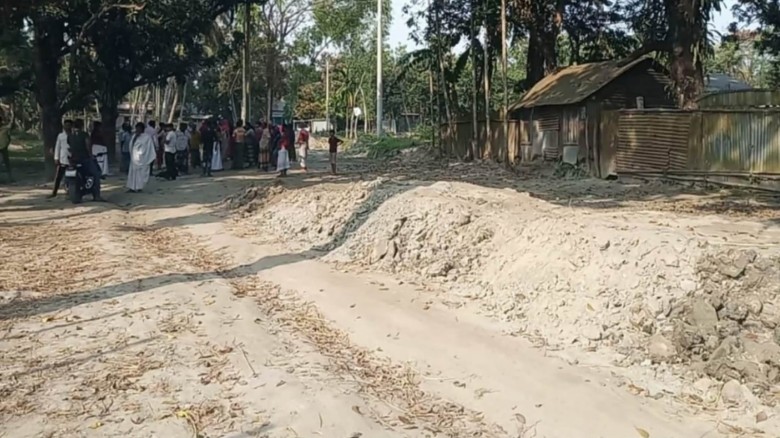 নাগরপুরে গয়হাটা মাঝিপাড়ার রাস্তা নির্মাণে কুচক্রী মহলের বাধা