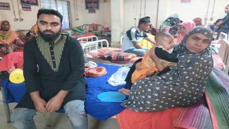 ঠাকুরগাঁওয়ে ভুল ওষুধ ফেরাতে গিয়ে ফার্মেসি কর্মচারীদের মারধরে