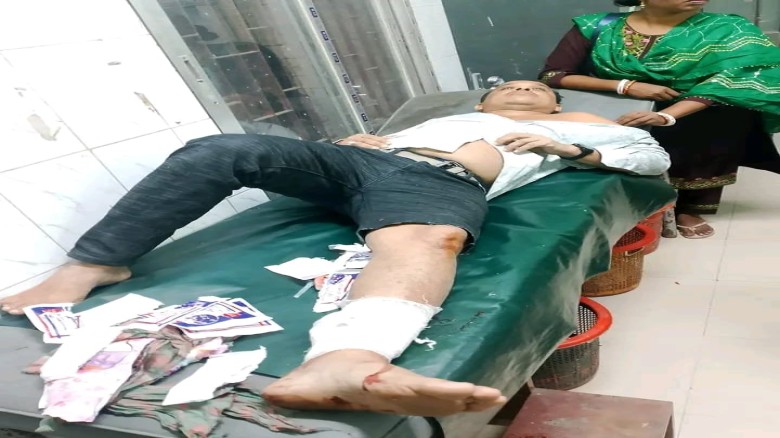 মোংলায় মোটরসাইকেল বাঁচাতে গিয়ে ইজিবাইক উল্টে নারীসহ ৩ শ্রমিক