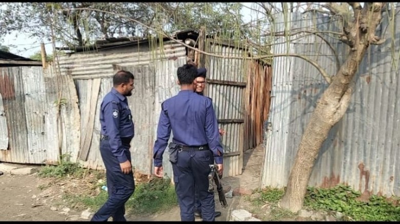 পাঁচবিবিতে ইউএনও'র মাদক বিরোধী অভিযান