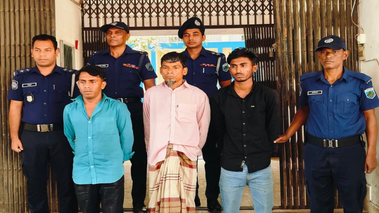 পুলিশ সুপারের নাম-ছবি ব্যবহার করে প্রতারণা, গ্রেফতার ৩