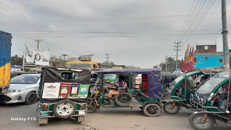 কটিয়াদীতে তীব্র যানজট
