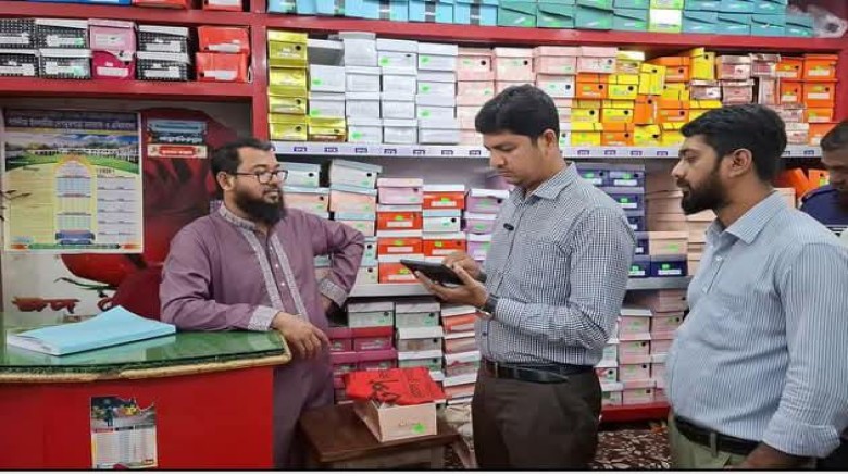 ১৬০০ টাকার পণ্য ৩২০০ টাকায় বিক্রি: মাগুরায় ‘ম্যাগপাই সু’কে ৫