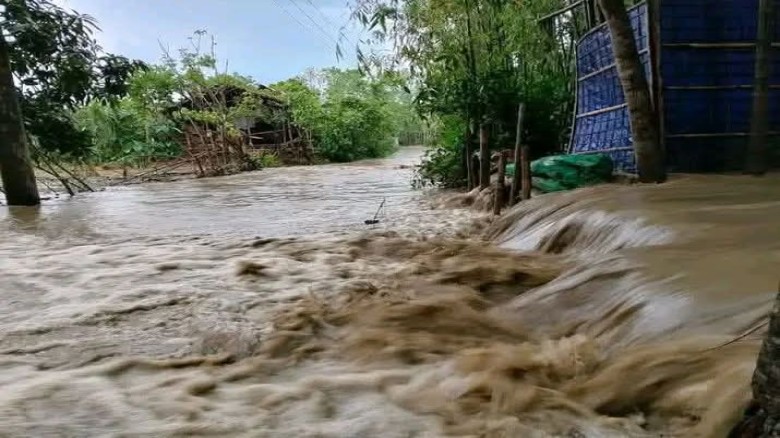 হালুয়াঘাটে রাতের ভারী বৃষ্টিতে নদী উপচে প্লাবিত বেশ কয়েকটি