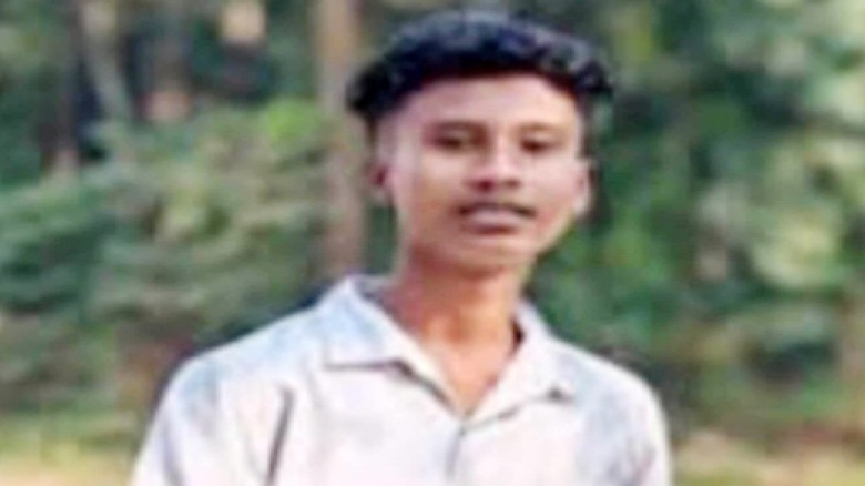 টাঙ্গাইলে মাকে পিটিয়ে হত্যার অভিযোগ, ঘরে তালা দিয়ে পালাল ছেল