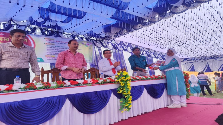 চাঁপাইনবাবগঞ্জে এম এম হক আইডিয়াল স্কুলের বার্ষিক ক্রীড়া ও সা