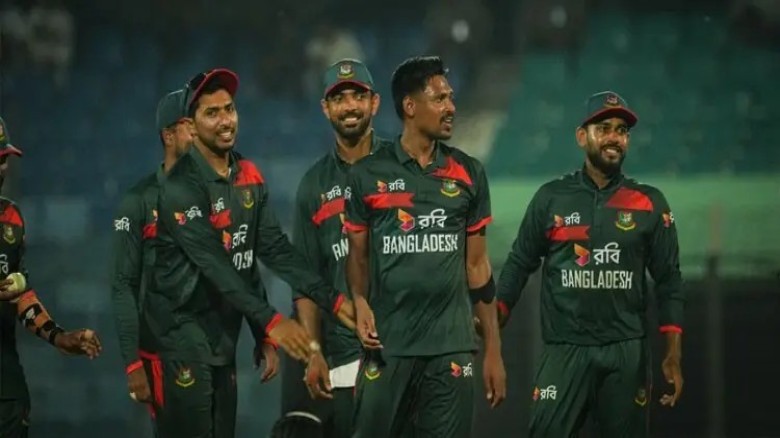৭ বছর পর ফিজের ফাইফার, প্রশংসার বৃষ্টিতে ভাসালেন মিরাজ