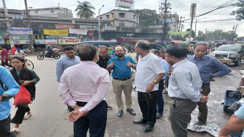 সিডিএ চেয়ারম্যানের করাকরি হুঁশিয়ার উৎপাদ দখল করে দোকান করল